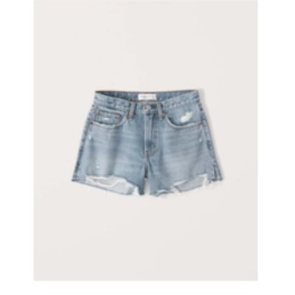 Abercrombie and Fitch, never worn, boyfriend short mid rise, size 31 medium wash